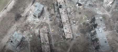Через 40 днів агресії: захисники Маріуполя зняли розруху у місті з повітря