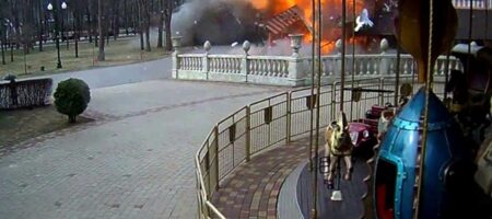 Обстріл парку у Харкові потрапив на відео
