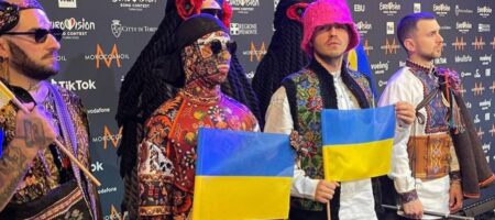 "Дякую, ви на своєму місці": українці у захваті від вчинку Kalush на Євробаченні-2022