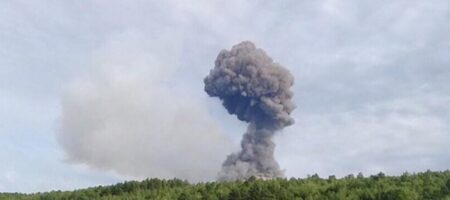 Генштаб показав епічне відео вибуху ворожого складу на Донбасі