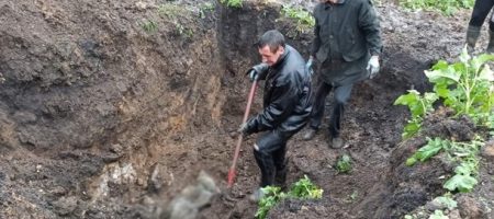 Зрівняли танками: на Харківщині знайдено нове поховання