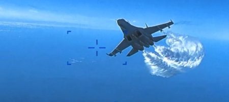 Пентагон показав відео, як російський винищувач атакує дрон США над Чорним морем