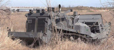 Росіяни випробували на Донбасі 30-тонного робота "Сталкер"