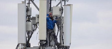 У Раді пропонують штрафувати мобільних операторів за поганий зв'язок при відключеннях світла