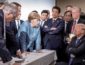 Дерзкий Трамп: президент США бросил Меркель конфеты на саммите G7