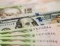 Курс аммериканского доллара на межбанке опустился ниже 25 гривен