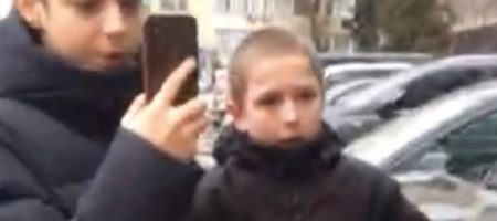 "Я тебя порежу!": обнаглевшие подростки в центре Киева шокировали своим поведением