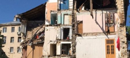 ЧП в центре Одессы: рухнула стена жилого дома, число пострадавших уточняется