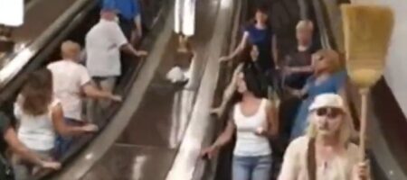 "Вируса нет!" Женщины с метлами в метро Киева требовали снимать маски (ВИДЕО)