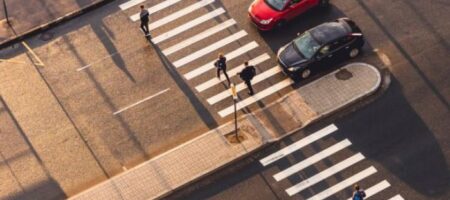 Что делать пешеходу, если столкновение с автомобилем просто неизбежно