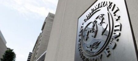 Полученных от МВФ траншей не хватит на погашение долга за год