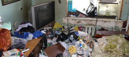 Многодетную семью из Харькова заподозрили в поедании собак: жуткие кадры из квартиры