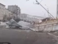 На России погода бушует! В Магадане ветер сносит крыши и сдувает пешеходов (КАДРЫ)
