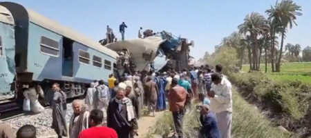В Египте столкнулись два пассажирских поезда, по меньшей мере 32 человека погибли