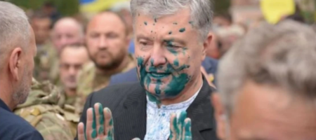 Полиция поймала мужчину, который плеснул зеленкой в Петра Порошенко: видео задержания