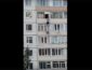 Россиянин в ходе ссоры вытолкнул приятеля с балкона шестого этажа
