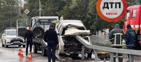 В Житомирской области отбойник насквозь проткнул авто: есть жертвы (ФОТО)