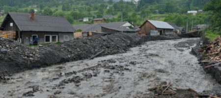 Угроза подтоплений: где в Украине будут оползни и потопы