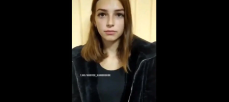 Под Днепром девушка сожгла флаг Украины под смех друзей - ее уже исключили из модельного агентства (ВИДЕО)