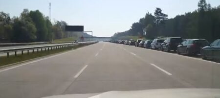 "Поляки офігівають": Кондратюк показав величезну чергу "євробляхерів" на кордоні України (відео)
