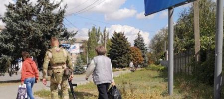 Мелітопольців змушують брати участь у "референдумі" озброєні люди – мер
