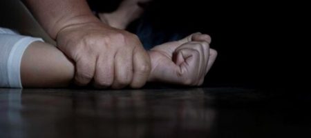 Суд ухвалив вирок чоловікові за зґвалтування 11-річної падчерки