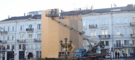 В Одесі почали демонтувати пам'ятник Катерині ІІ (ВІДЕО)