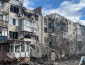 РФ обстріляла багатоповерхівку в Покровську: 12 поранених, під завалами люди