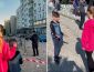 "Як ми взагалі вижили там?": українські діти розмірковують біля свого будинку враженого уламком (відео)