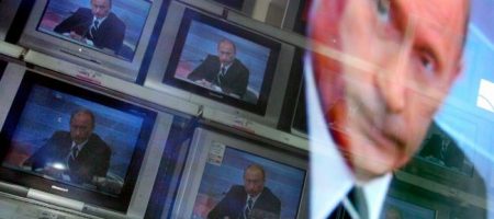 Російські телеканали проігнорували атаку на Москву. Показували парад з Путіним