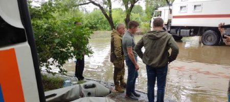 У російському Уссурійську прорвало дамбу, місто йде під воду (відео)