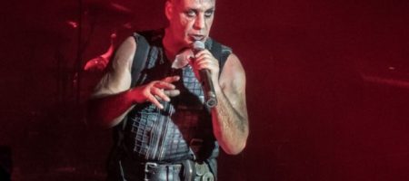 Соліст Rammstein, який раніше підтримав Україну, випустив кліп, знятий з росіянами у Москві