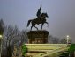 У Києві демонтують пам'ятник Щорсу. Хто він і чому йому не місце в Україні