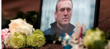 У Москві під музику з фільму "Термінатор-2" поховали Олексія Навального (ВІДЕО)
