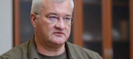 Консульства України припиняють надання послуг чоловікам призовного віку – документ