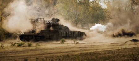 Використовують тактику "стріляй-рухайся-дими": українські танки під Кураховим впритул розстріляли російські штурмові групи, – Forbes